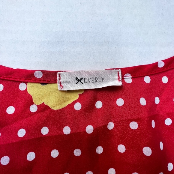 Everly Sleeveless Top with Button Detail Red & White Dot with Flower Small - Picture 6 of 7
